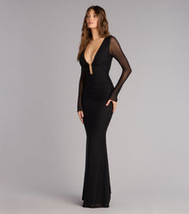 With luxe shine and a scroll-stopping black, you’ll stand out in the Eileen Mesh Long Sleeve Mermaid Formal Dress—a prom dress made for your made-you-look moment.
