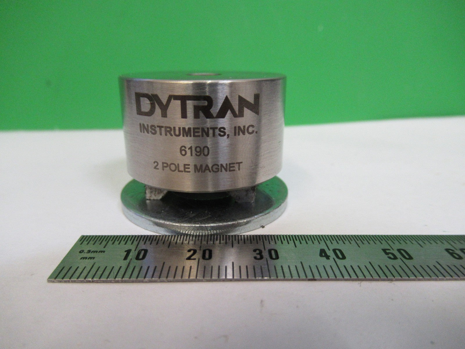 MOUNTING MAGNET 1/4-28 thread for ACCELEROMETER SENSOR AS PICTURED V3-A-92