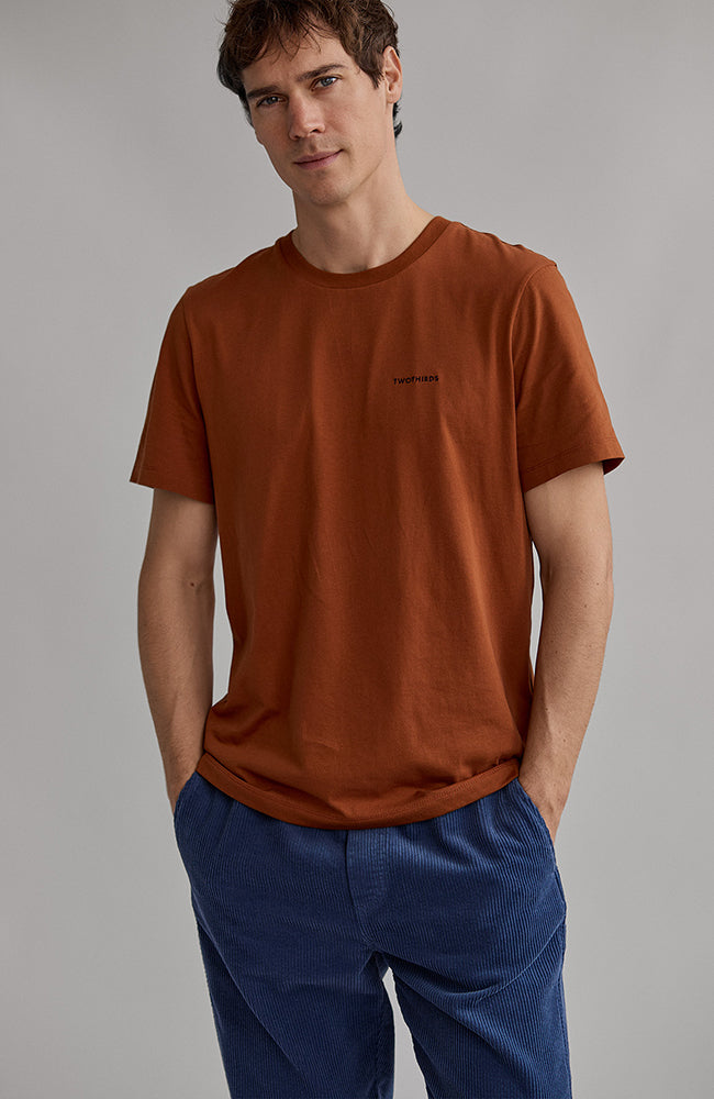 TWOTHIRDS Cookstown t-shirt umber orange van o.a. bio katoen voor heren | Sophie Stone