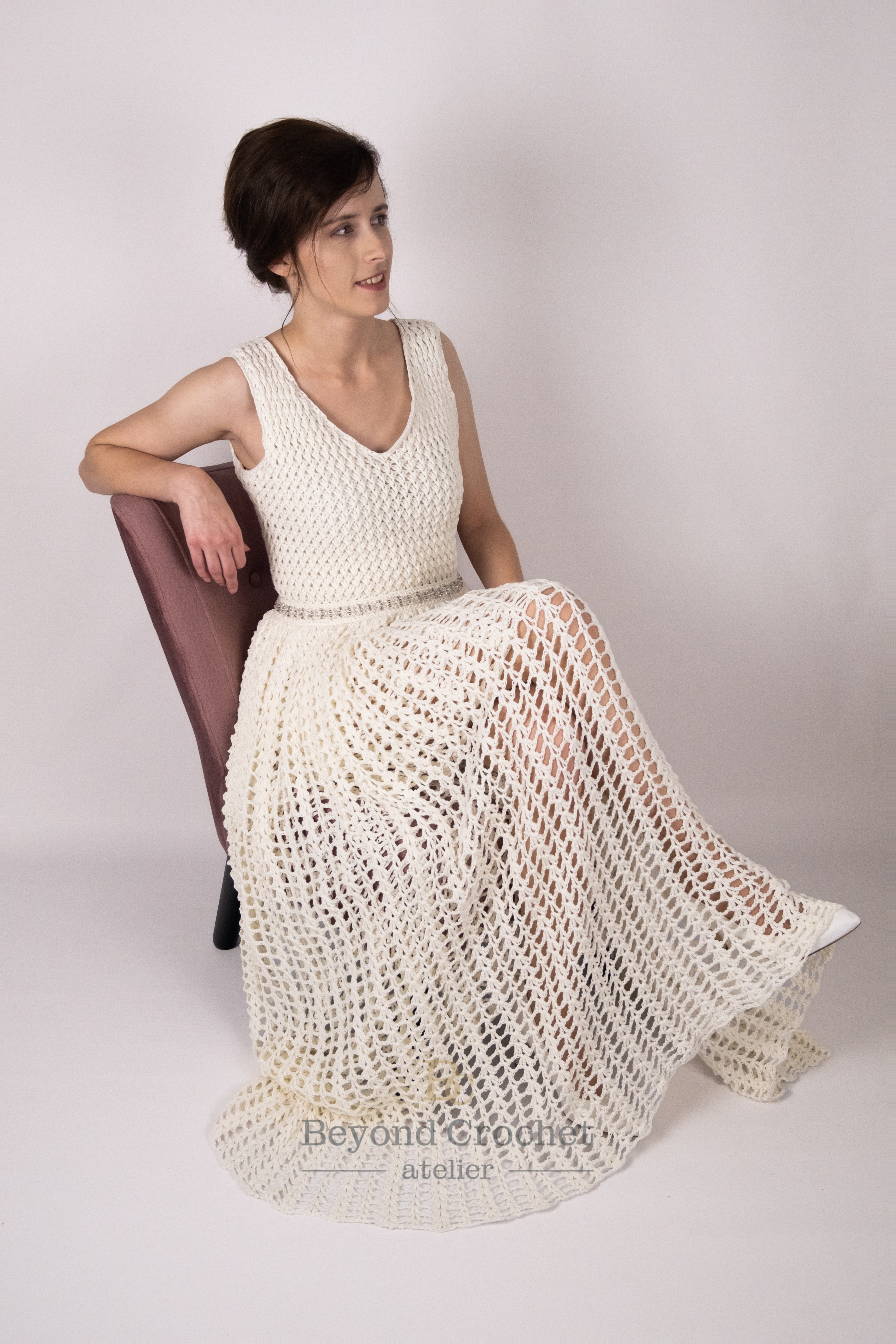 Crochet pattern for crochet wedding dress. Made with structured crochet stitches, Adjustable length and colour. The crochet belt is decorated with beads. Crochet pattern.