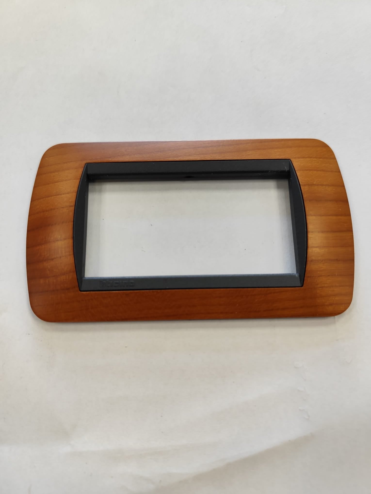 Placca Elettrica 4 Moduli BTicino L4804LCA Living International – Legno