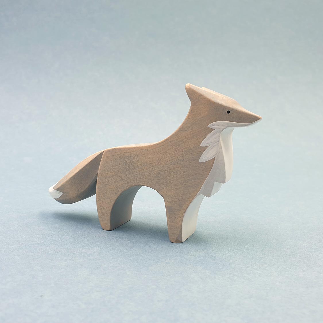 Wolf Standing | Brin d'Ours