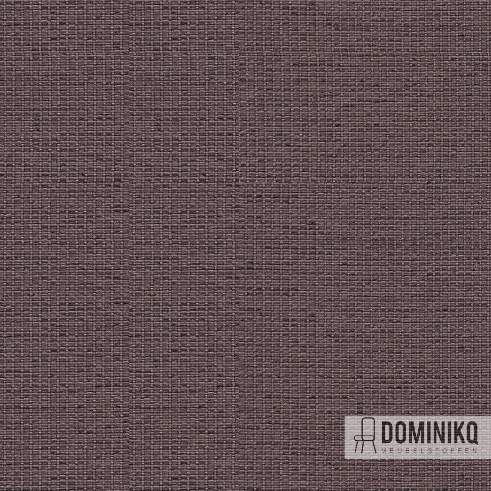 Camira Gravity CPC12 Nutmeg meubelstof met subtiel geometrisch Mønster en gerecycleerd polyester, bruine tint.