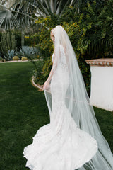 Elizabeth Johns Emma Veil
