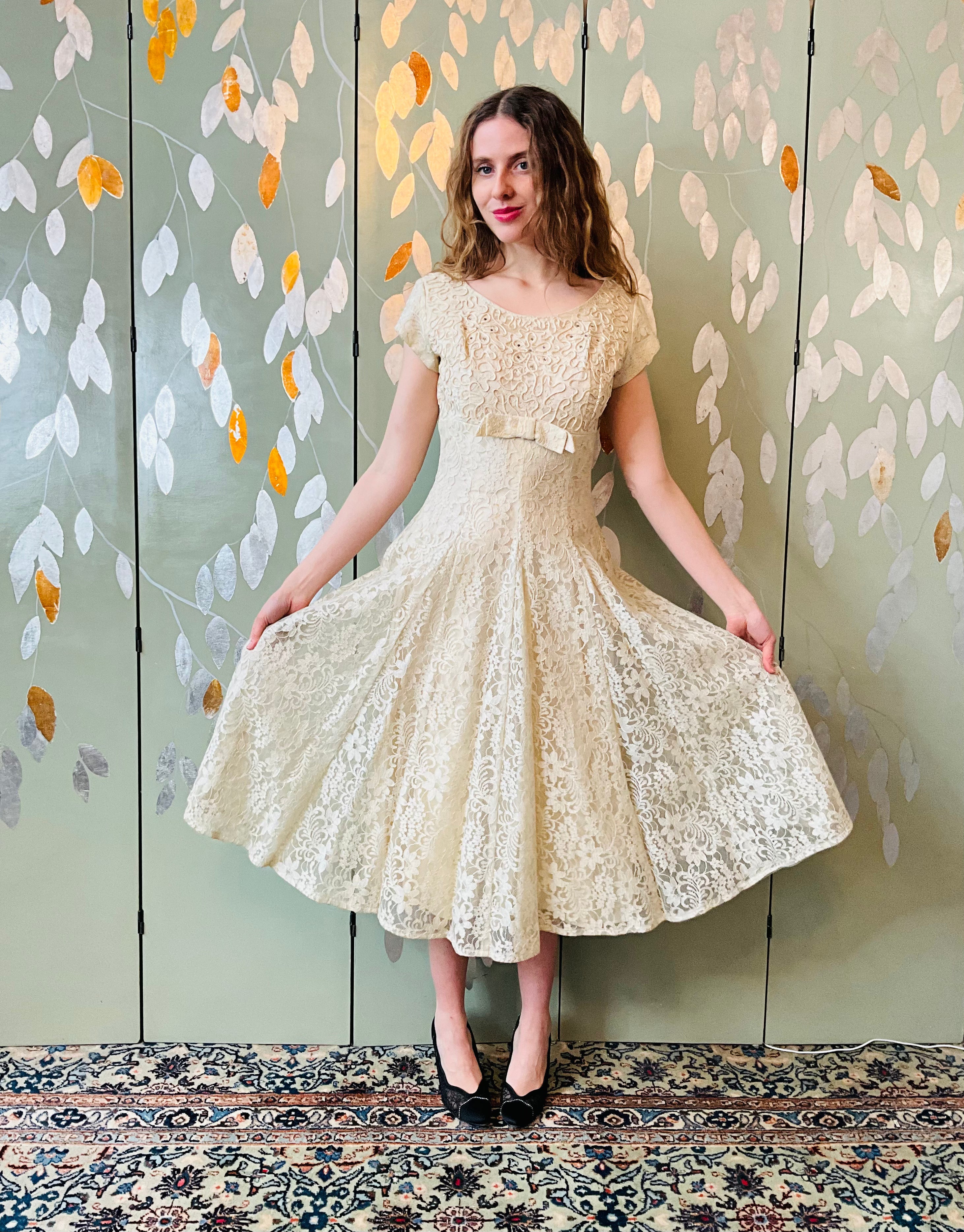 Vintage 1950s Cream Lace Cocktail Dress with Embellished Bodice, B34"