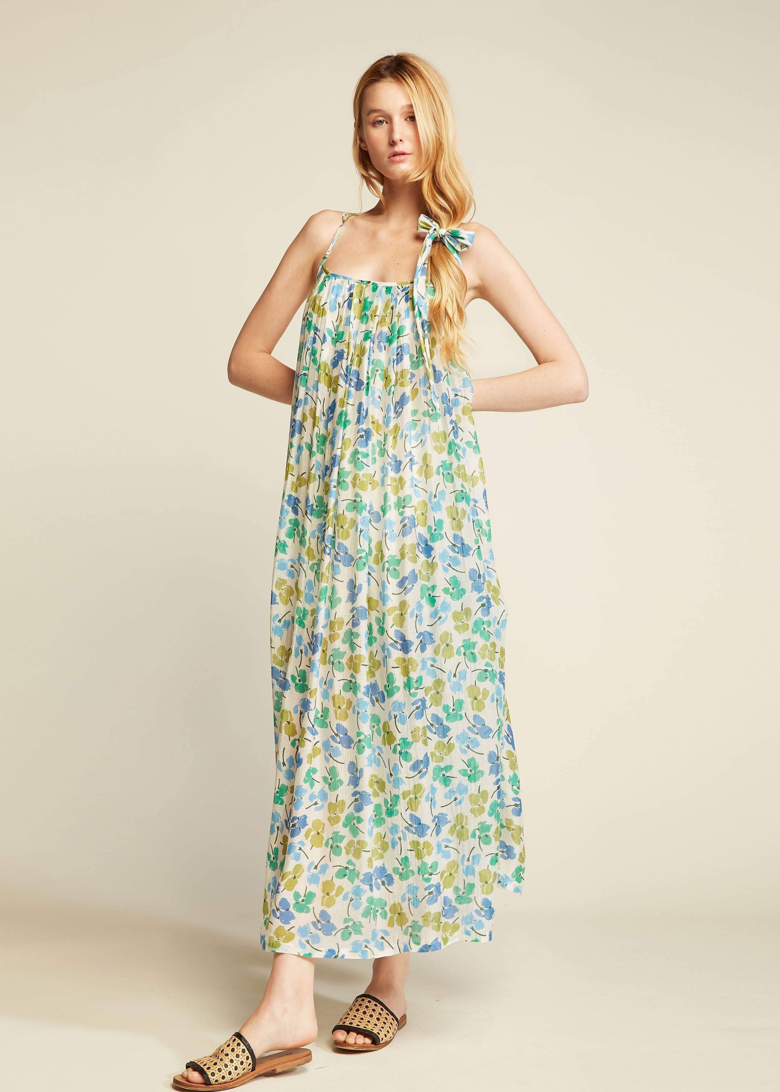 Green lightweight floral maxi dress with adjustable straps for effortless summer styling – Common Knit