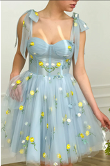 Light Blue Sexy Short Prom Dresses with Yellow Flowers Knee Length Homecoming Party Gown for Girls