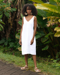 Cut-out linen dress TAHITI in White - MagicLinen modelBoxOn2