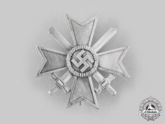 germany,_wehrmacht._a_war_merit_cross,_i_class_with_swords_and_case,_by_klein&_quenzer_c20692c20667_emd7541