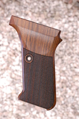 HK P7 M8 walnut grips (checkered)