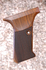 HK P7 M8 walnut grips (checkered)