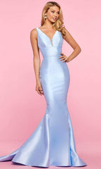 Sherri Hill - 53660 Plunging V-Neckline Fitted Mermaid Dress Evening Dresses 00 / Light Blue