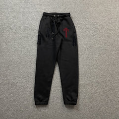trapstar-irongate-arch-chenille-2_0-tracksuit-black-4-Drip Store Argentina