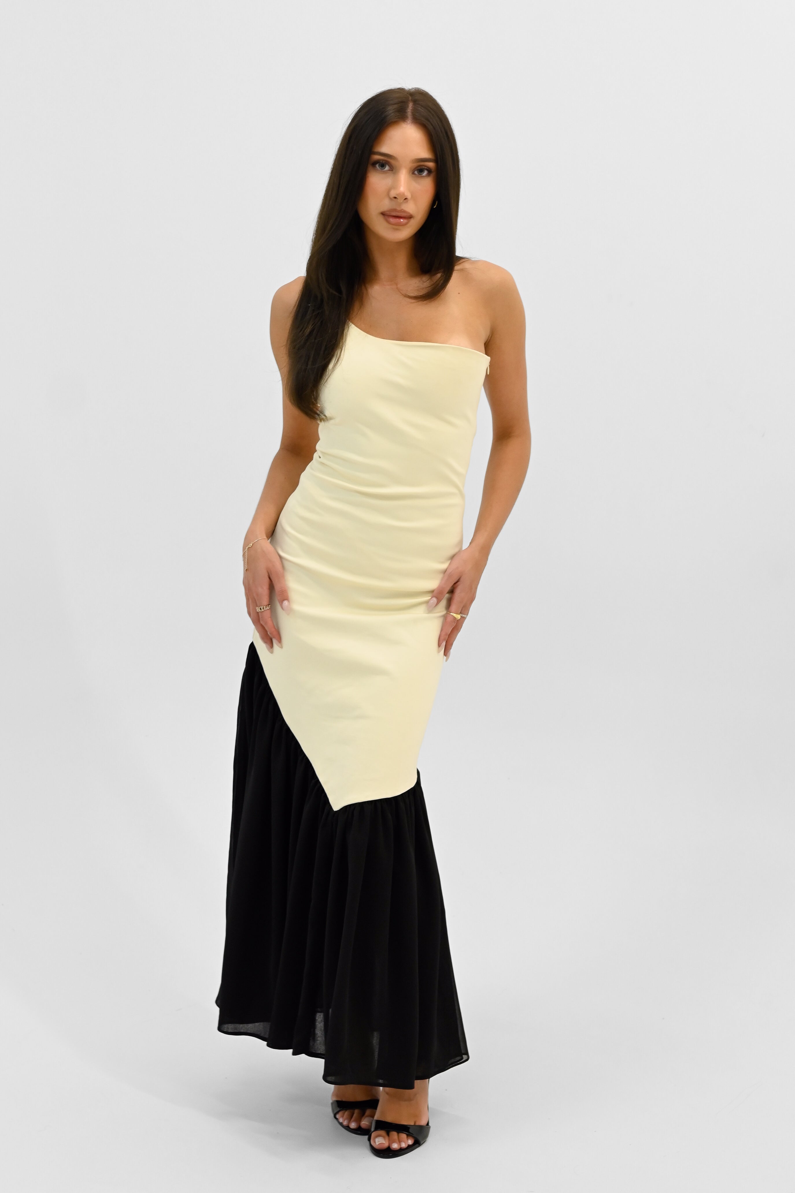 Asymmetrical maxxi dress - ivory and black