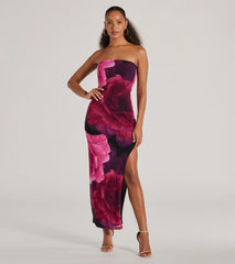 Feel instantly put-together in the Grandeur Blooms Strapless Slit Floral Maxi Dress in black, a summer wedding guest dress designed for confident style and all-out celebration.