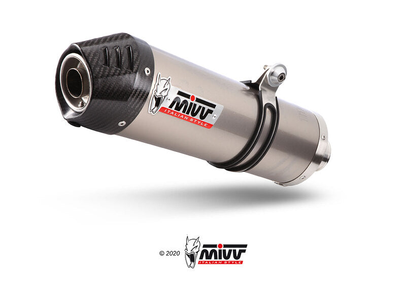Närbild av MIVV Oval Silencer E.004.LNC med kolfiberände och logotyp. Premium avgassystem för Benelli TRK 502X i tillbehörskategorin.