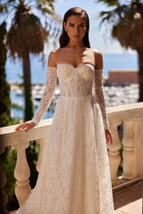 KatrinFAVORboutique-Chantilly lace wedding dress Wedding outfits for bride