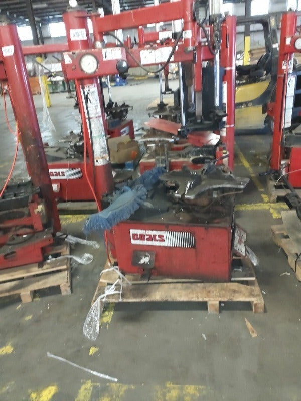 Coats Rim Clamp Tire Changer (3)  - Load #193851