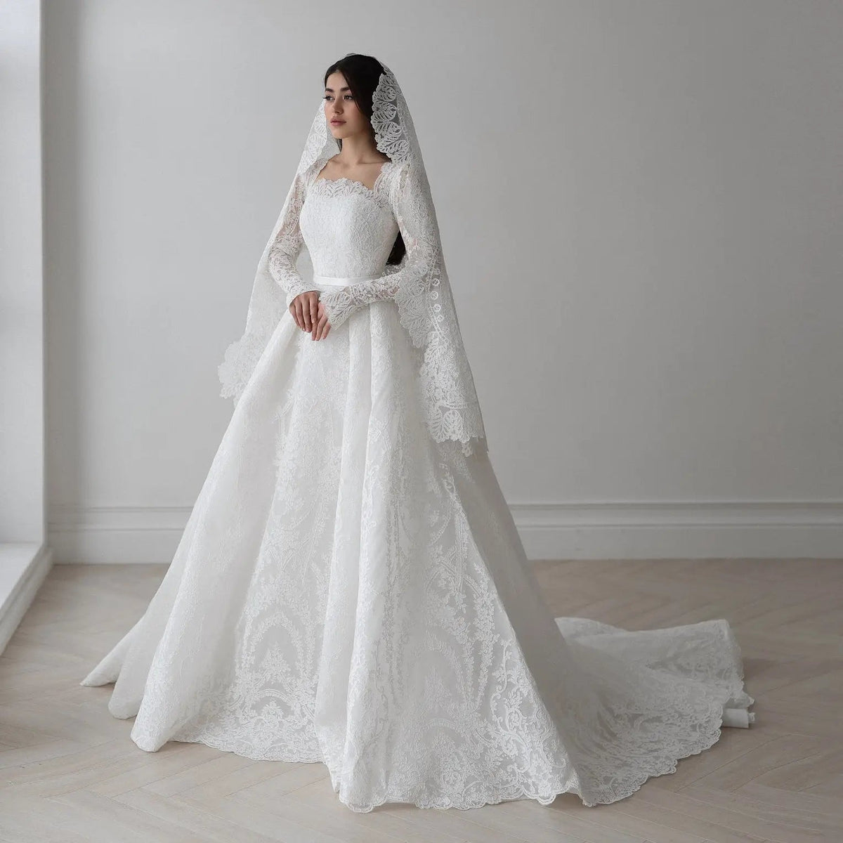 Luxury White Lace Long Sleeve Square Neck Wedding Dress with Veil SW533