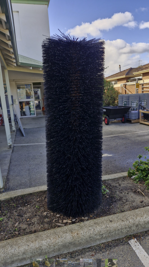 COW SCRATCHER BRUSH LGE