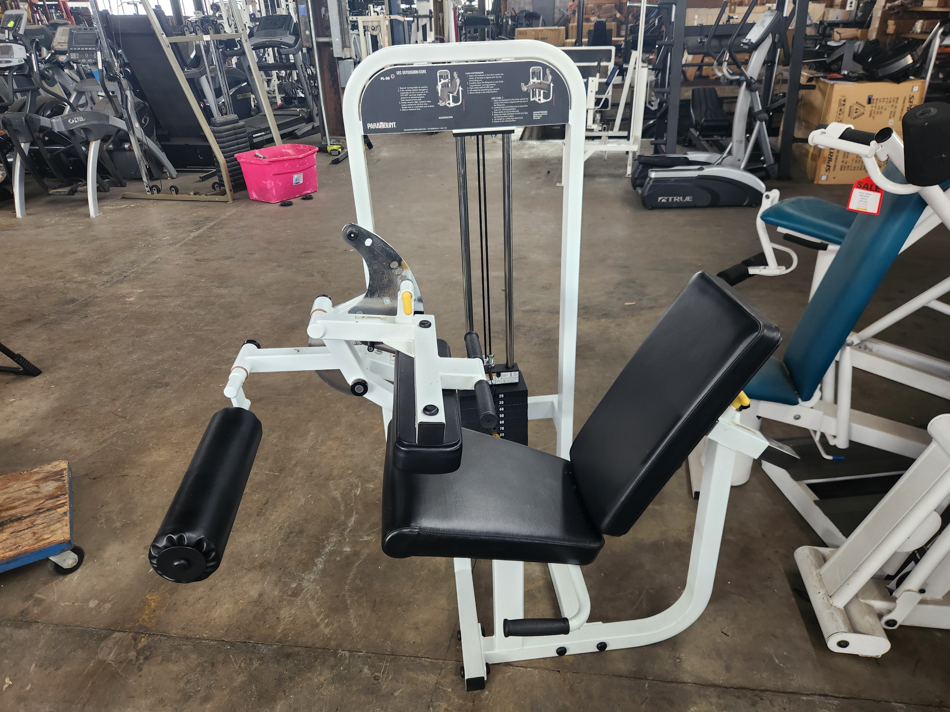 Pre-Owned Paramount FL-30 Leg Extension / Leg Curl