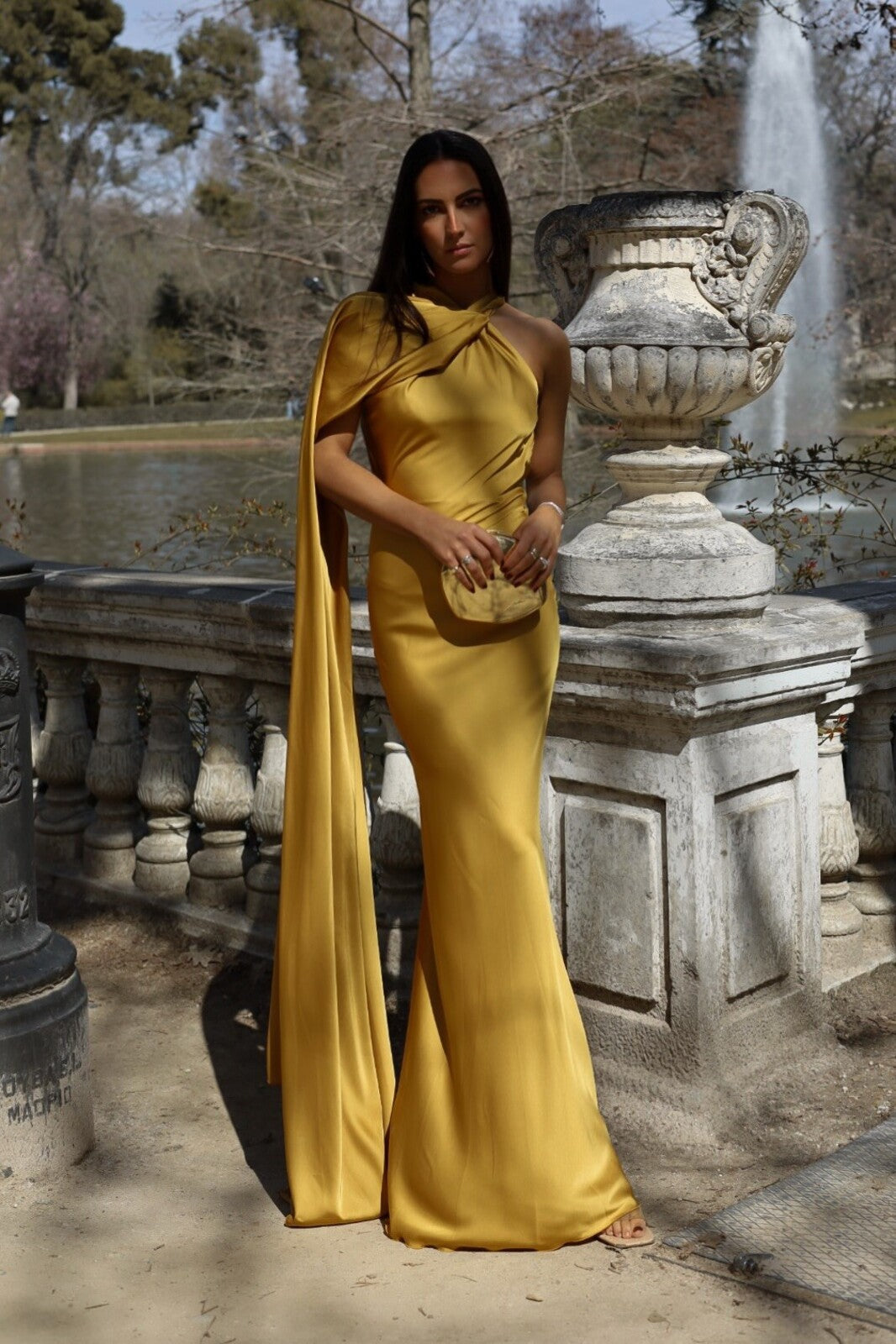 GOLDEN LONG DRESS WITH CAPE