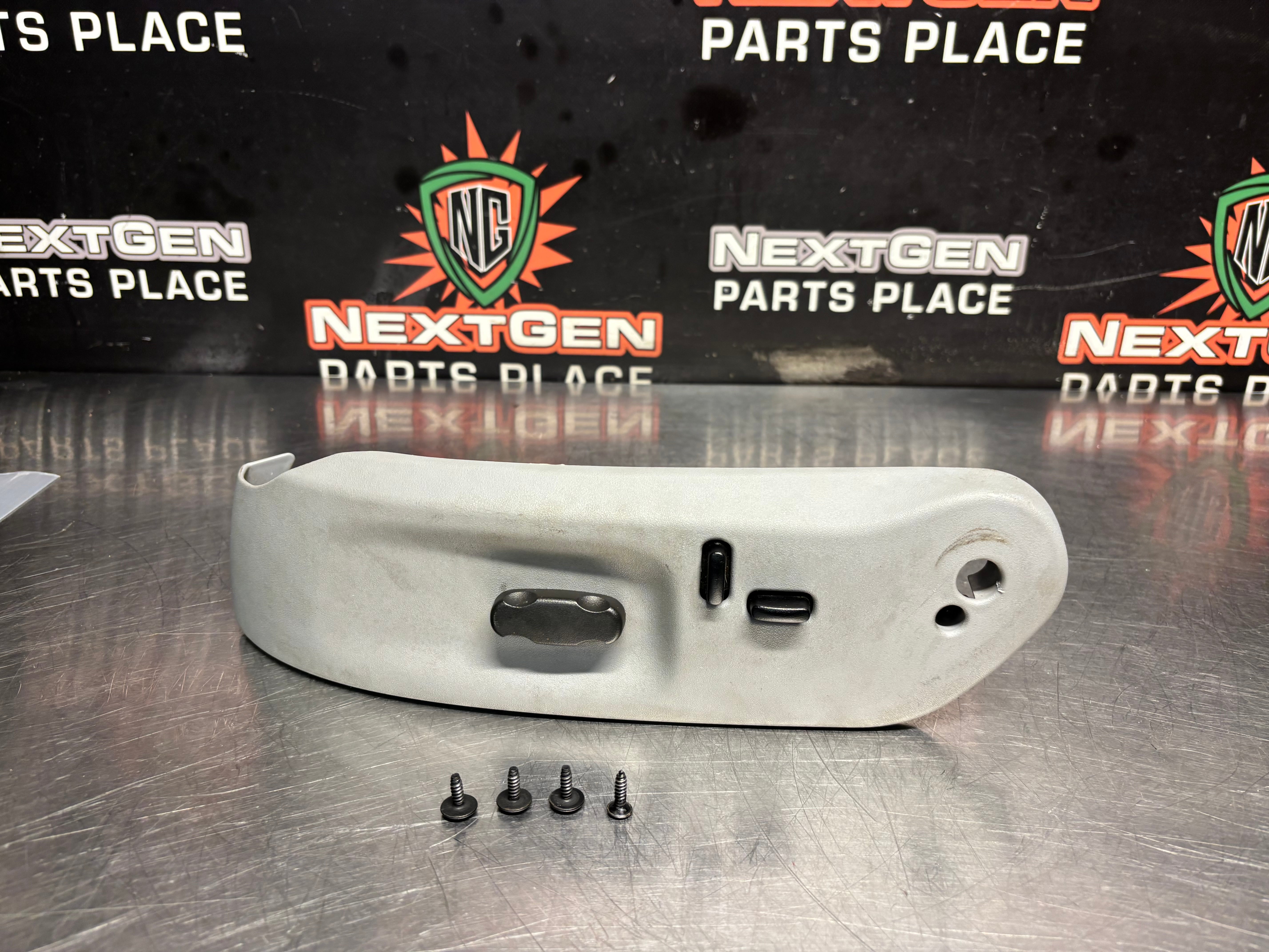 05-13 C6 CORVETTE RH PASSENGER SEAT BEZEL W/ LUMBAR AND 6 WAY SWITCH GREY #1110