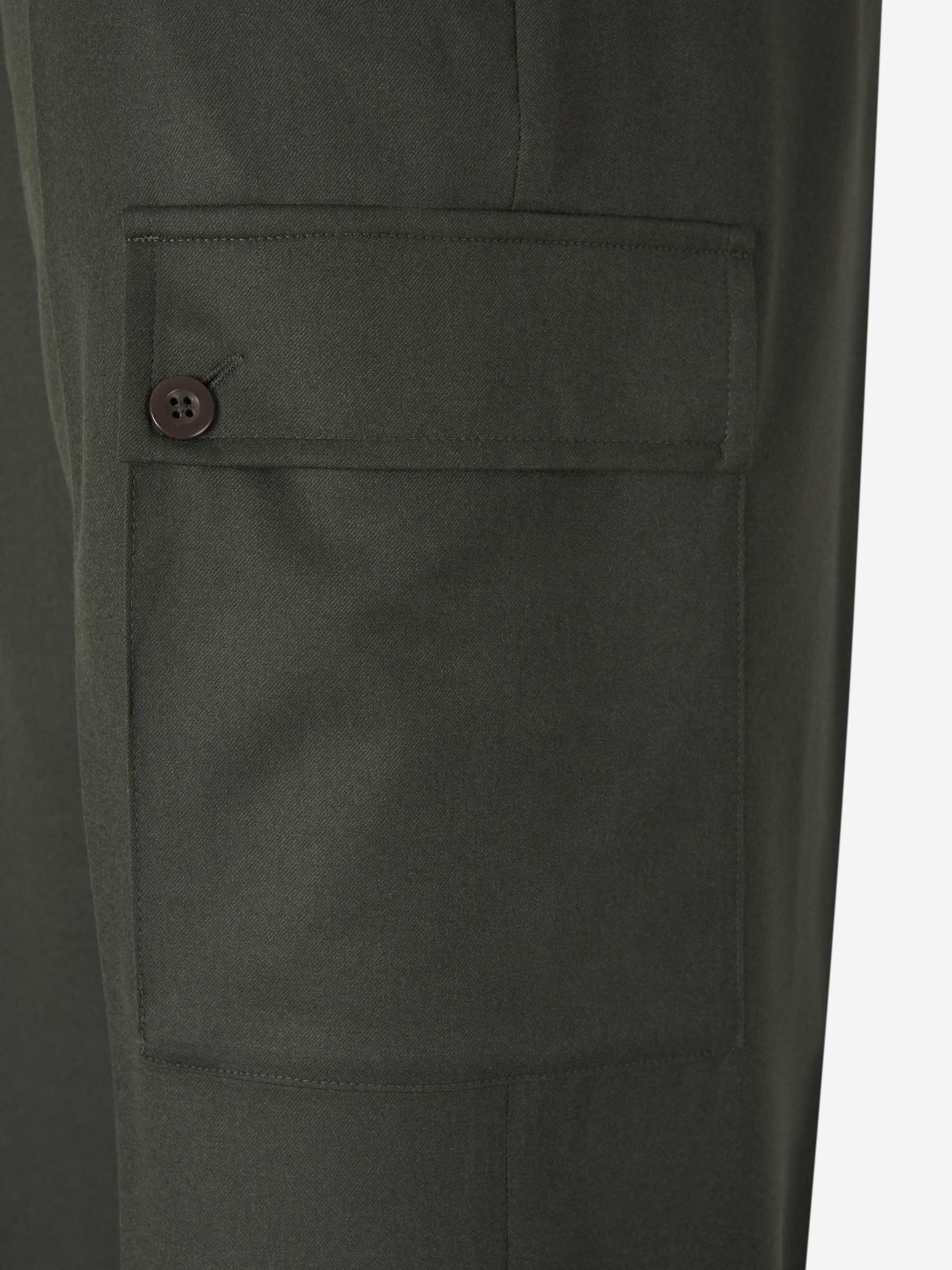 Outlet online Berwich Hombre Pantalones Cargo Lana color Verde Militar sku 521-003185 01 - Foto 5