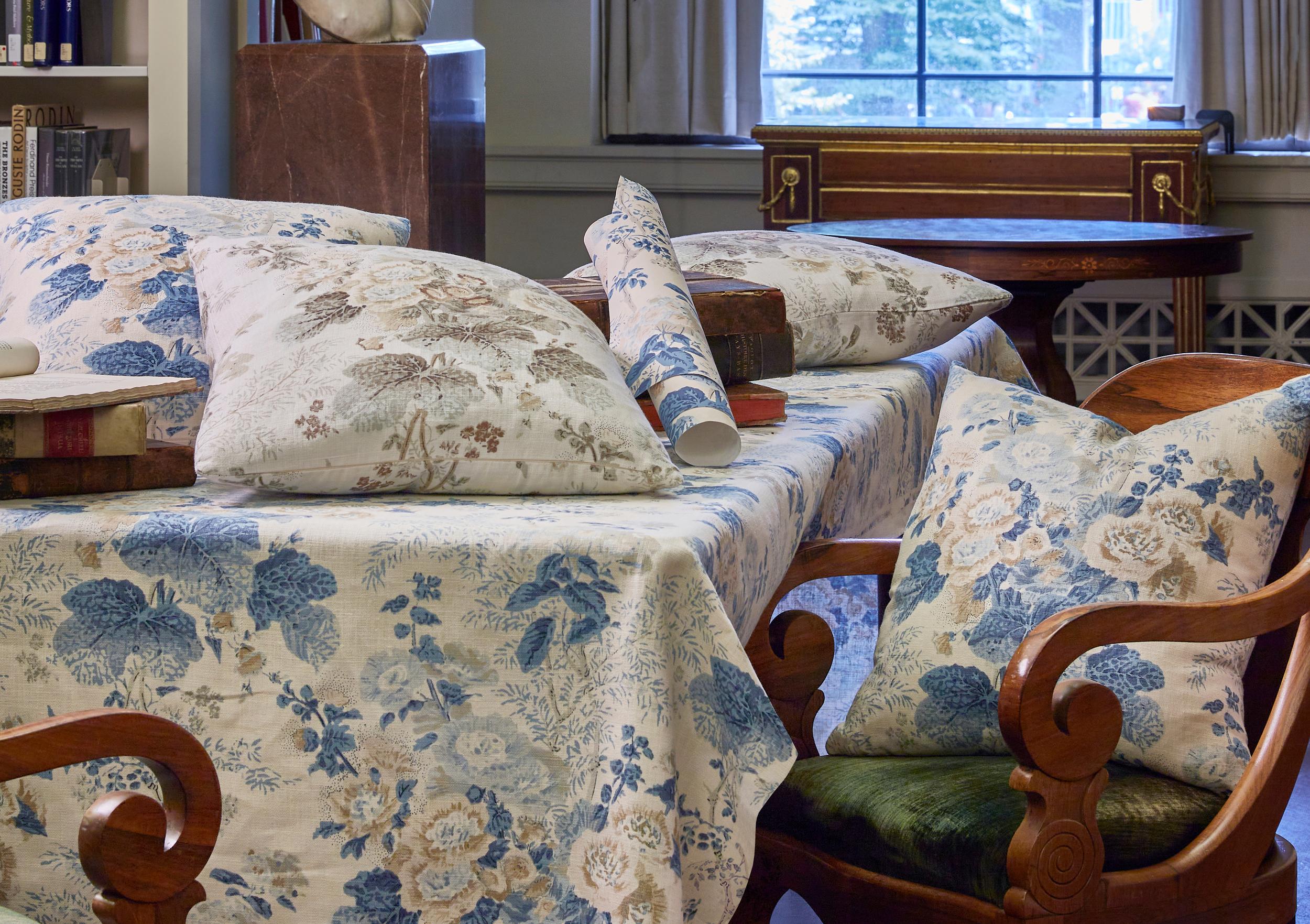 Lee Jofa ALTHEA PAPER DELFT Wallpaper