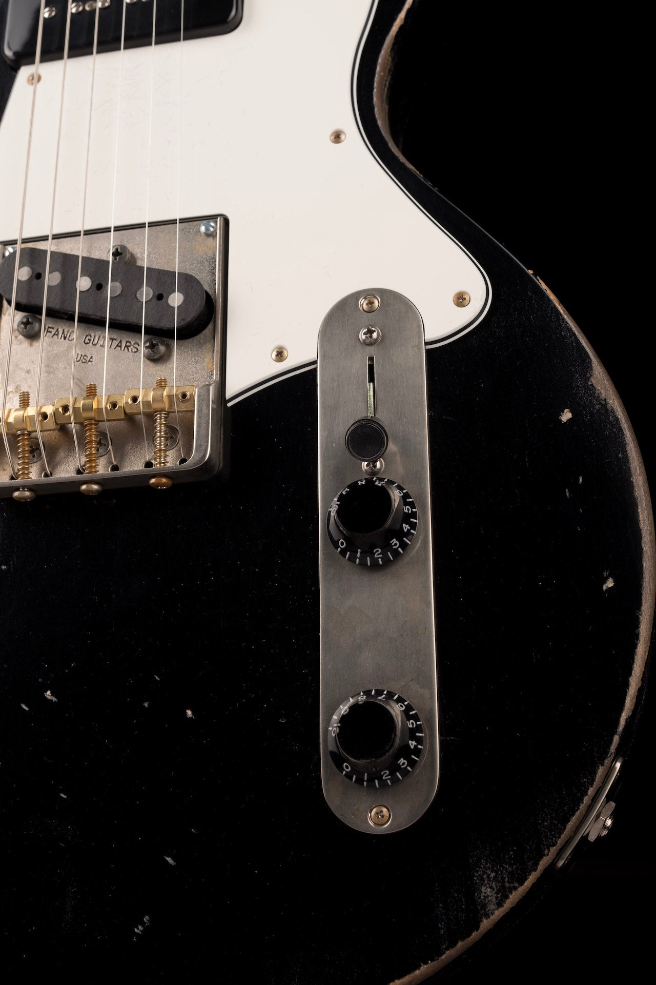 Fano Oltre Series SP6 P90 Medium/Heavy Distress Bull Black with Gig Bag