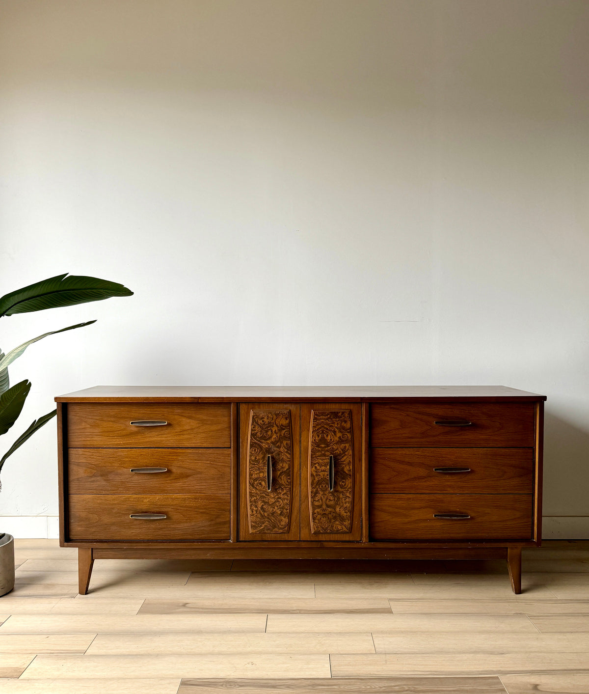 Vintage Broyhill Mid Century Nine Drawer Dresser / Credenza