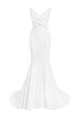 Le Thanh Hoa Emma Simply White Mermaid Gown with fitted silhouette and elegant train, ideal for formal occasions.