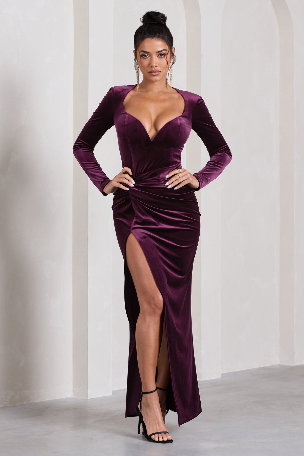 Vin Chaud | Dark Purple Velvet Long-Sleeved Split Maxi Dress - Club L