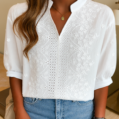 Chemisier blanc en dentelle à col en V