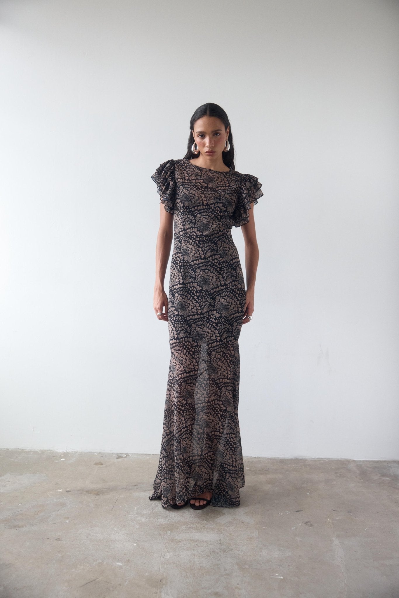 BOUGAINVILLEA CHIFFON MAXI DRESS IN FEATHER PRINT - De La Vali