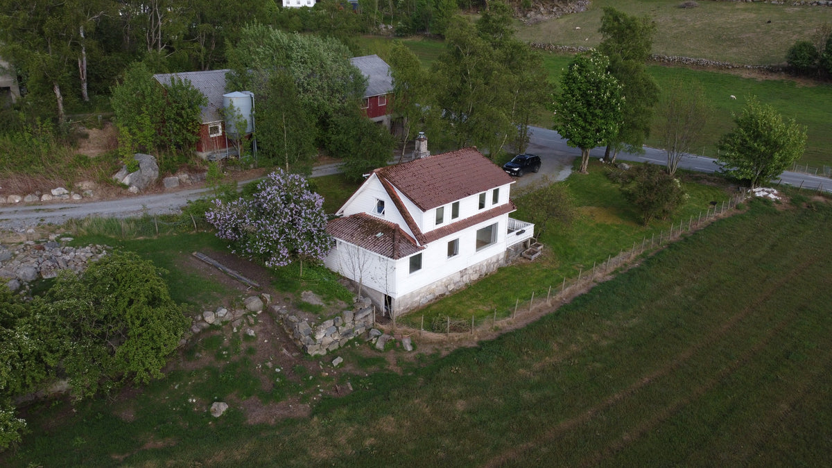 Dronebilde av hus