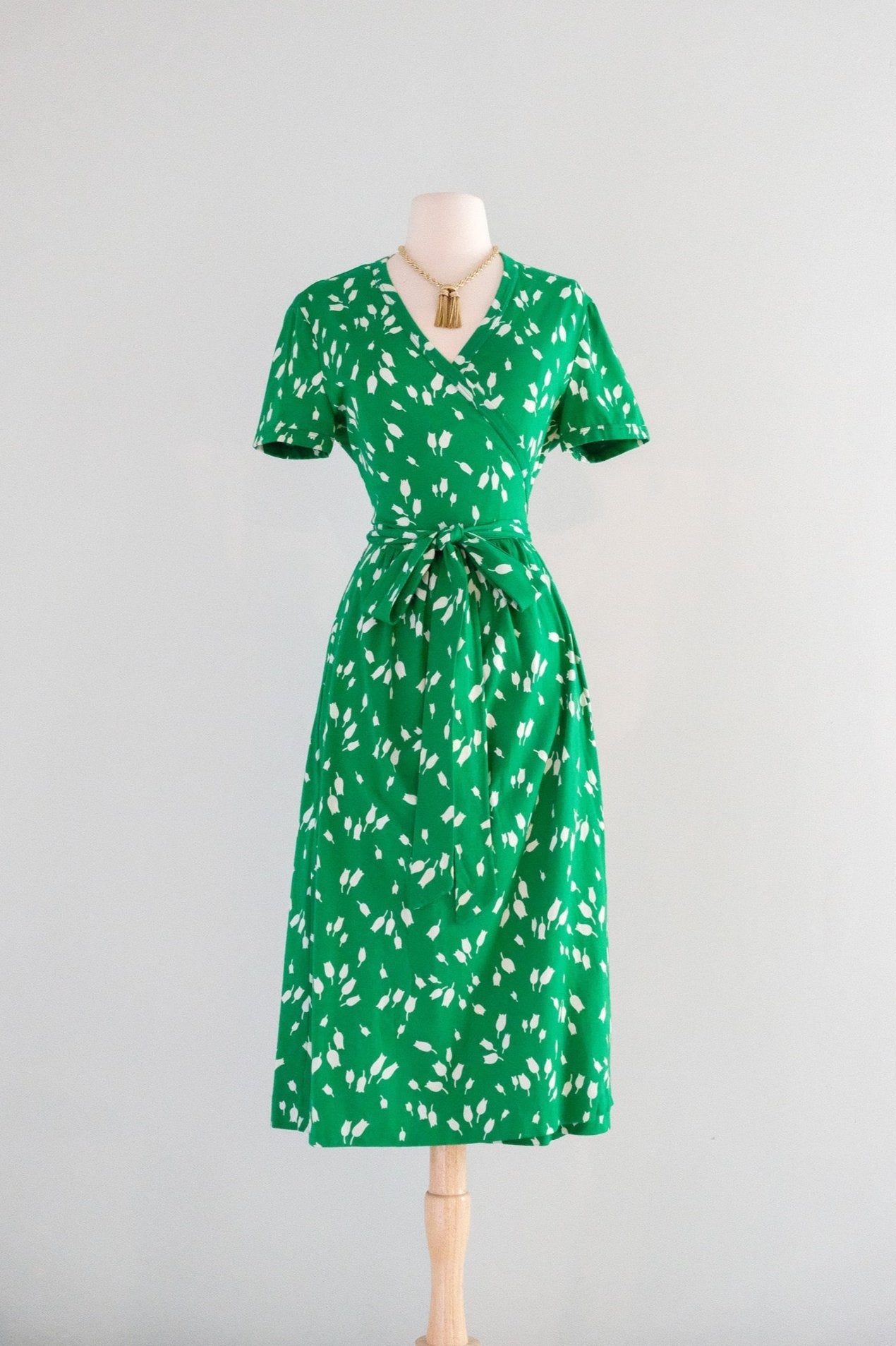 Vintage 1970's Diane Von Furstenberg Kelly Green & White Floral Wrap Dress / ML