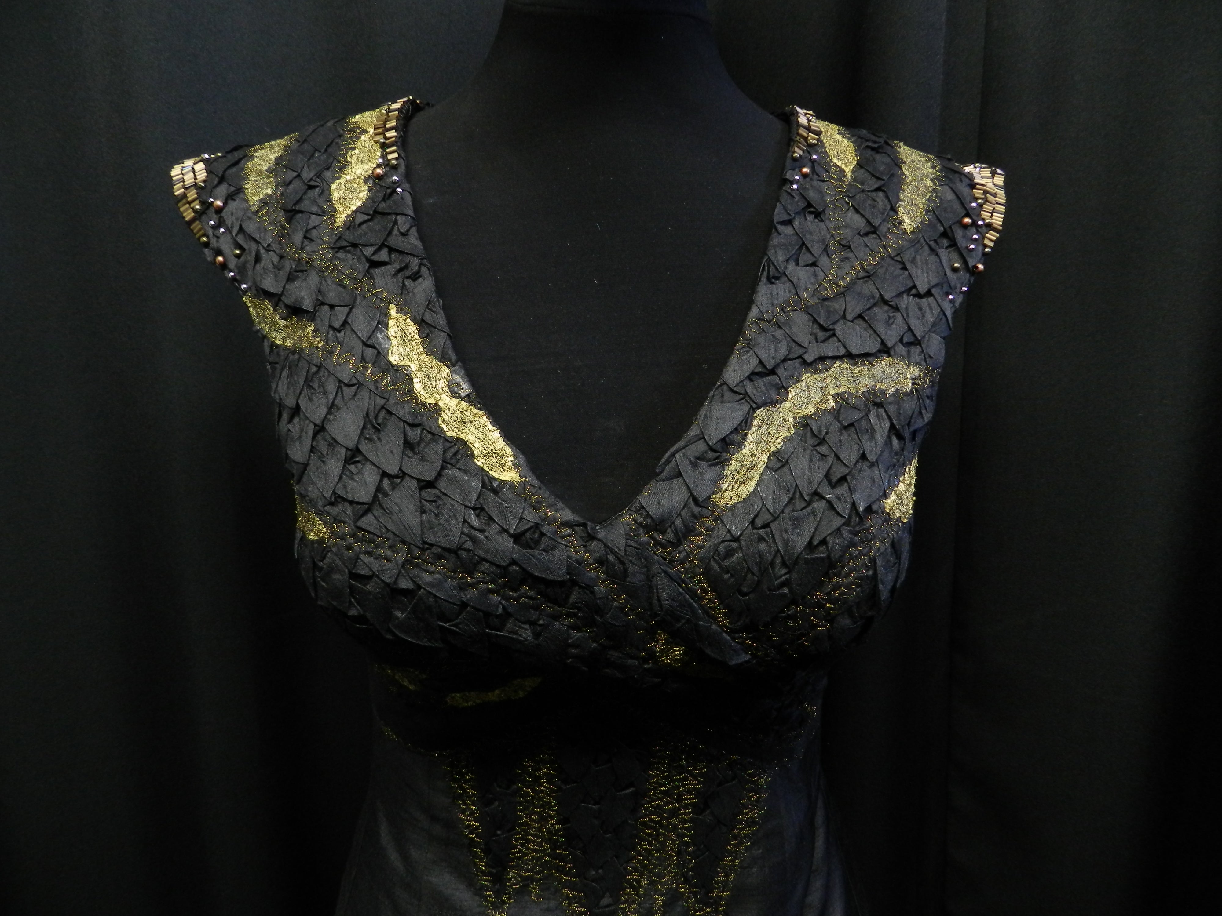 Black version! Inspired by Daenerys Targaryen Astapor dress Game of Thrones Custom Made 100% silk soie Dragon scale cosplay robe season 3-4
