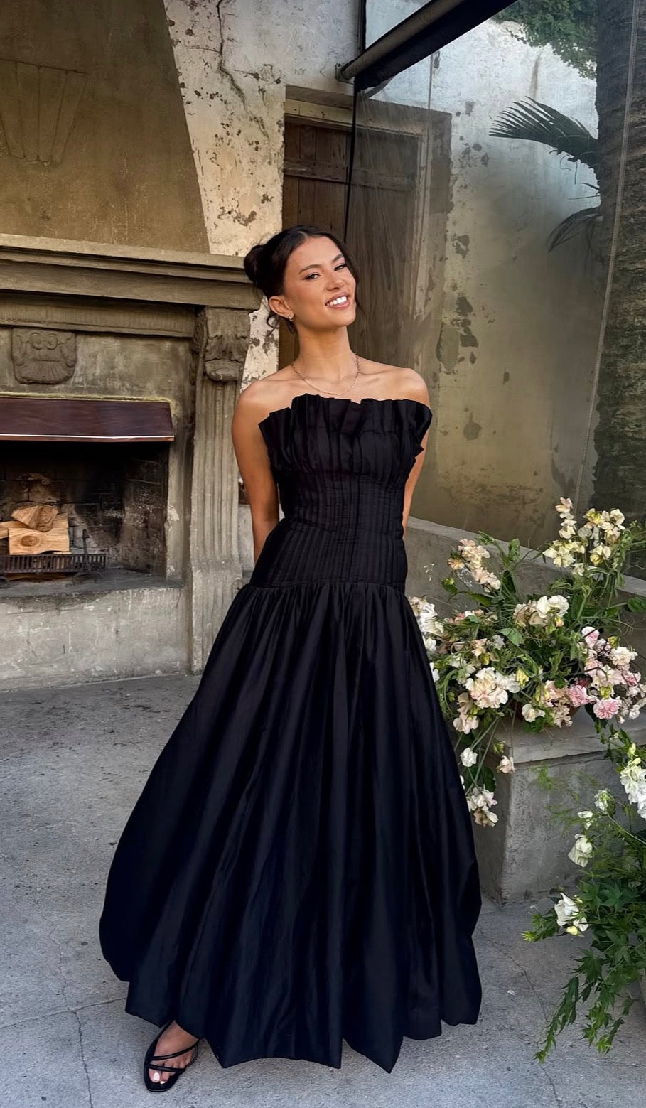 Ivy Bubble Hem Gown (Black)