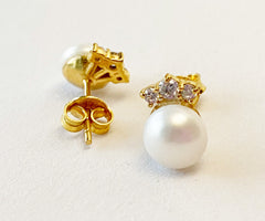 Gold Pearl Earrings