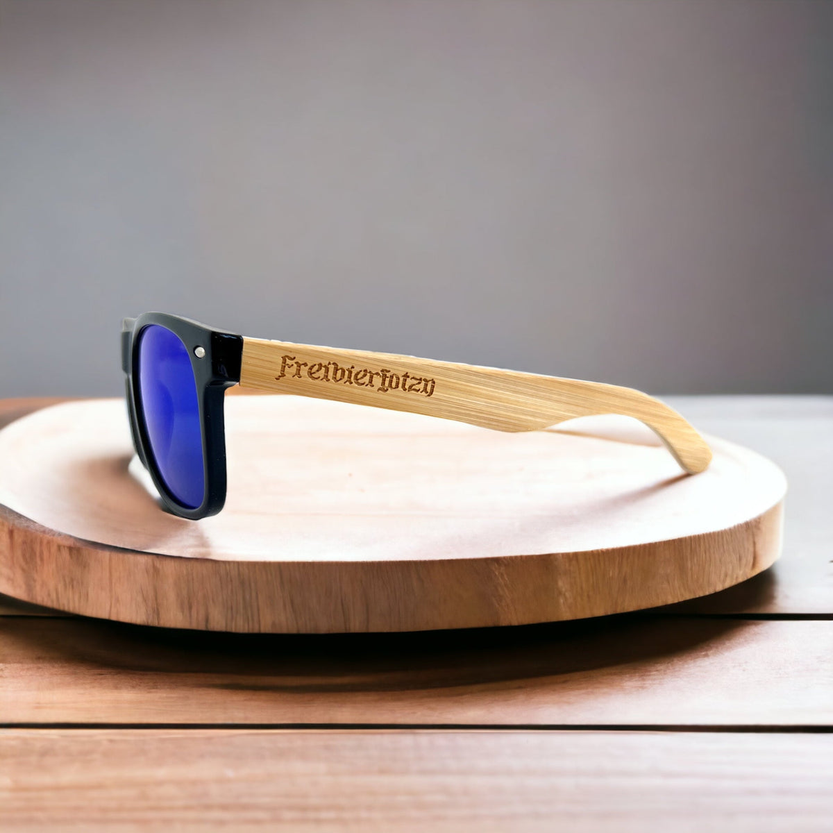 Sonnenbrille "Freibierfotzn" mit Etui und Tücher für die Brille