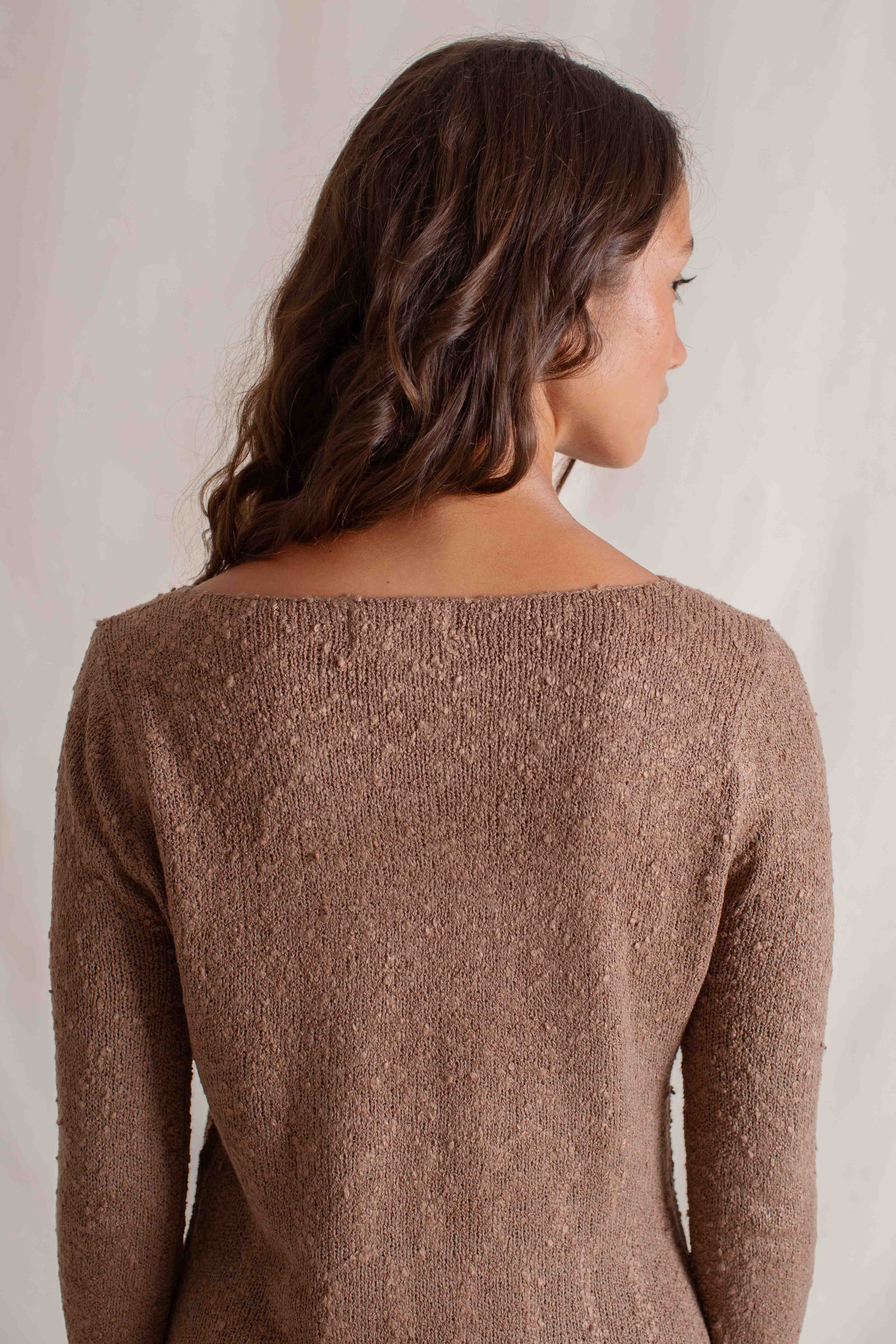 Dakota is wearing XS/S. Bust 79cm (31.1”), Waist 65cm (25.5”), Hips 90cm (35.4”), Height 173cm (5.6”) | Size XS/S