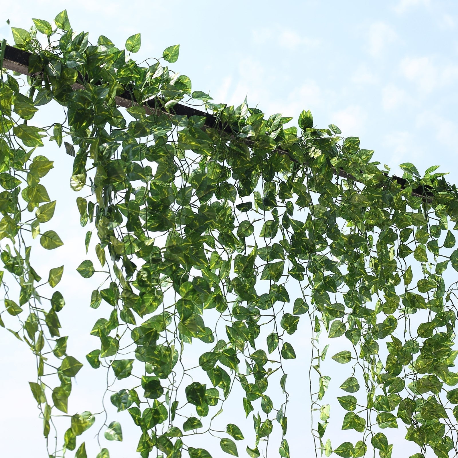 silk, artificial pothos plant, greenery garland, leaf garland, decorative vines#color_green