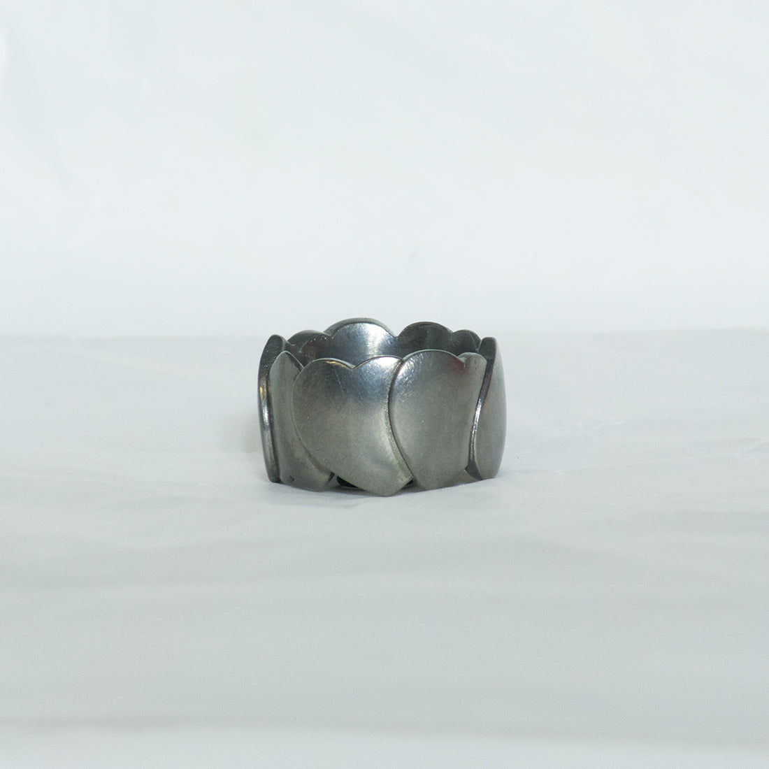 Ring aus der Kollektion Herzen aus Silber geschwärzt