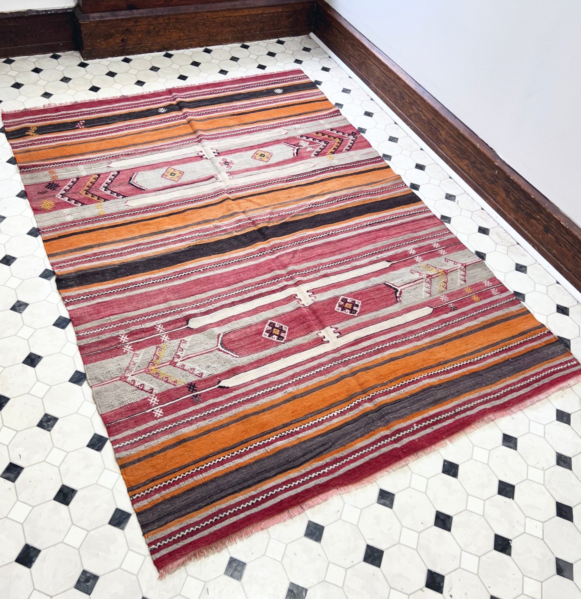 5X7 Sivas Kilim Anatolian Vintage Turkish Rugs for living room bedroom kitchen dining. Handmade Flatweave shop San Francisco Berkeley. Buy Rugs Online free shipping to Canada Toronto California.