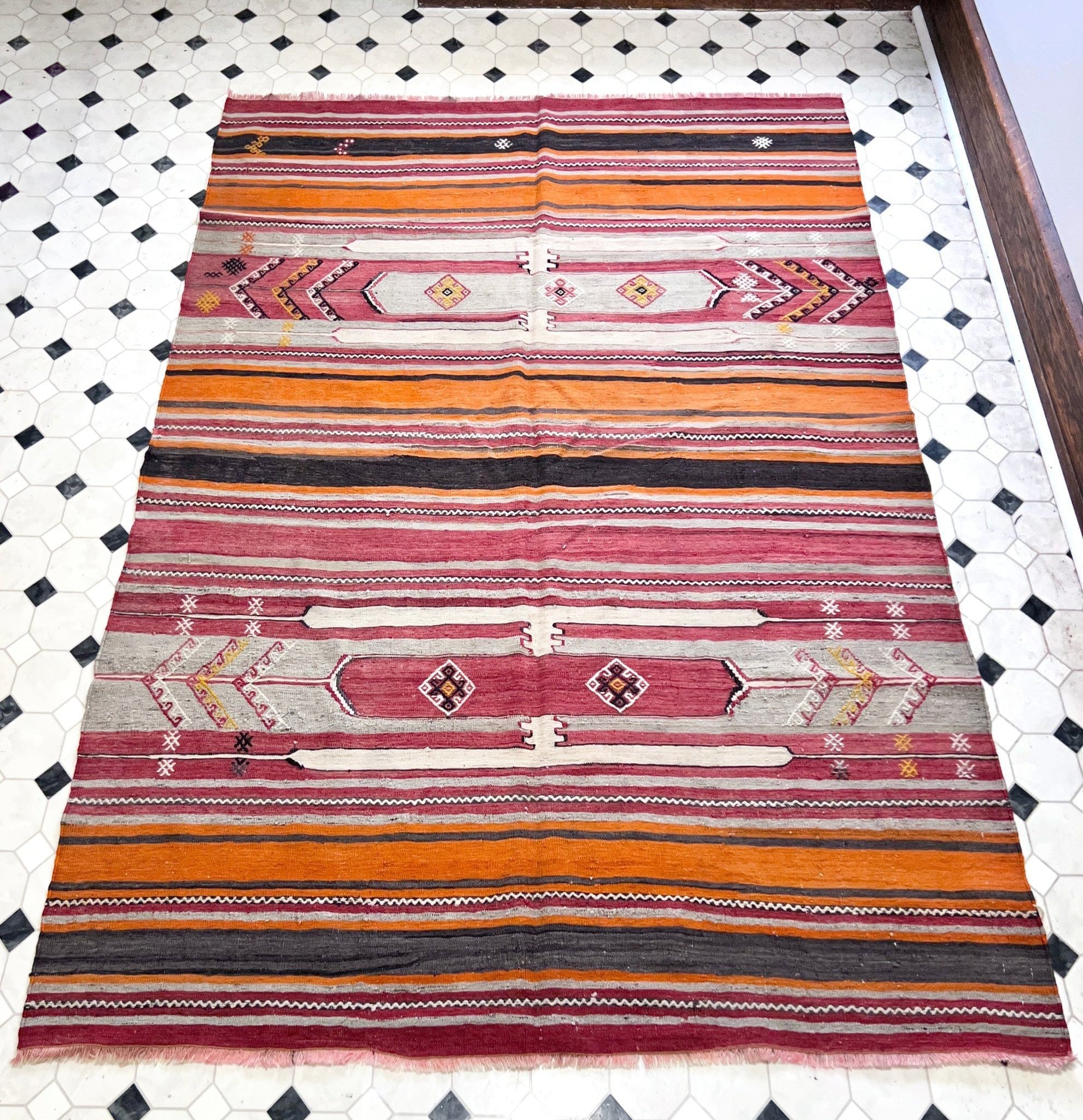5X7 Sivas Kilim Anatolian Vintage Turkish Rugs for living room bedroom kitchen dining. Handmade Flatweave shop San Francisco Berkeley. Buy Rugs Online free shipping to Canada Toronto California.