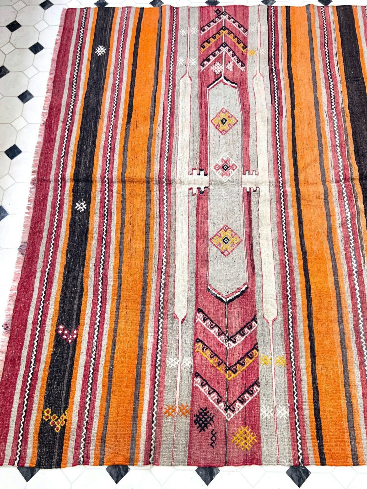 5X7 Sivas Kilim Anatolian Vintage Turkish Rugs for living room bedroom kitchen dining. Handmade Flatweave shop San Francisco Berkeley. Buy Rugs Online free shipping to Canada Toronto California.