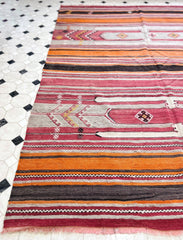 5X7 Sivas Kilim Anatolian Vintage Turkish Rugs for living room bedroom kitchen dining. Handmade Flatweave shop San Francisco Berkeley. Buy Rugs Online free shipping to Canada Toronto California.