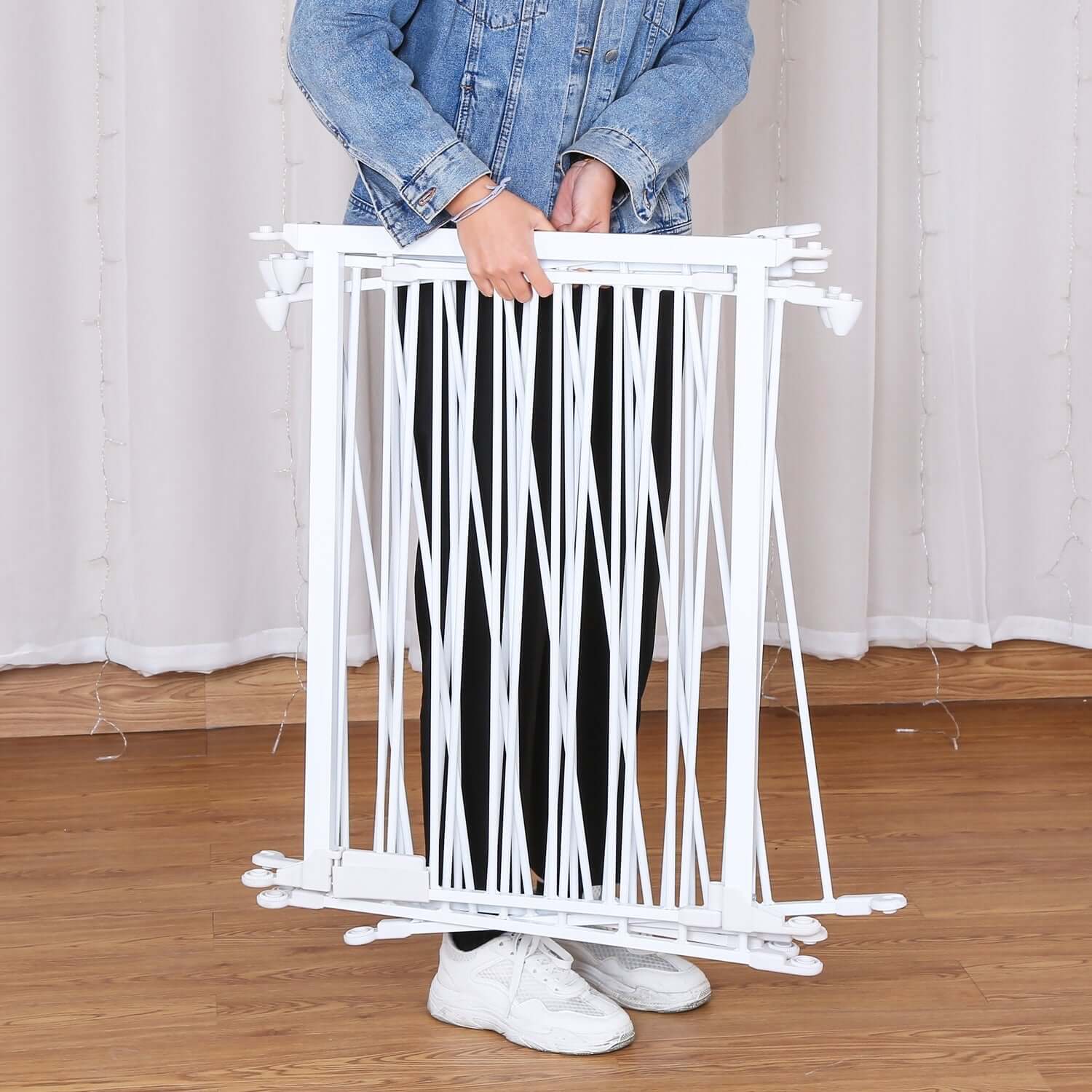 Compact safety gate design