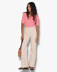 ecru-dames-5-pocket-jeans-met-flare-juliette-van-stella-forest-she-stories-gwen-leidschendam